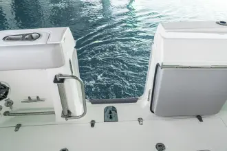 Thumbnail von Boston Whaler 330 Outrage