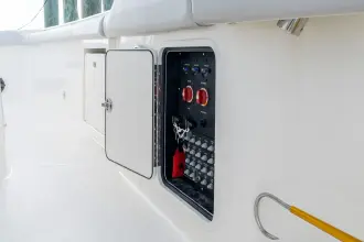 Thumbnail von Boston Whaler 330 Outrage