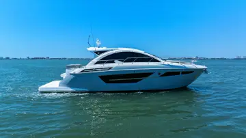 Cruisers Yachts 50 Cantius