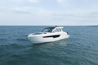 Thumbnail von Cruisers Yachts 50 GLS OB