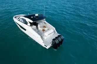 Thumbnail von Cruisers Yachts 50 GLS OB