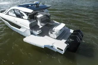 Thumbnail von Cruisers Yachts 50 GLS OB