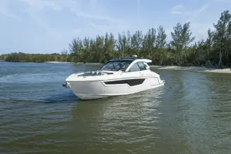 Thumbnail von Cruisers Yachts 50 GLS OB
