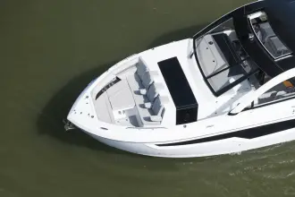 Thumbnail von Cruisers Yachts 50 GLS OB
