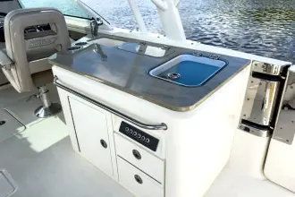 Thumbnail von Boston Whaler 320 Vantage