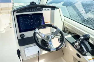 Thumbnail von Boston Whaler 320 Vantage