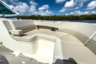 Thumbnail von Boston Whaler 320 Vantage