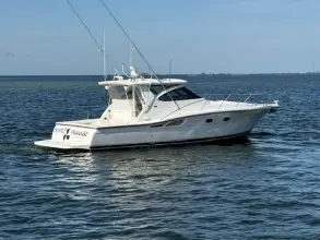 Thumbnail von Tiara Yachts 4200 Open Sachschaden