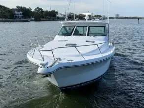 Thumbnail von Tiara Yachts 4200 Open Sachschaden