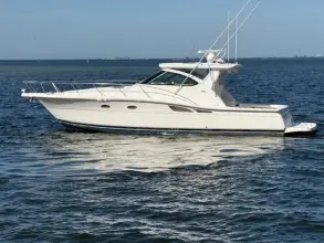 Thumbnail von Tiara Yachts 4200 Open Sachschaden