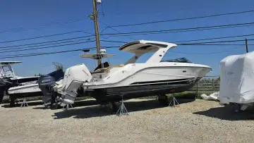 Sea Ray SLX 310 Outboard