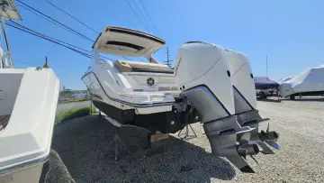 Thumbnail von Sea Ray SLX 310 Außenborder
