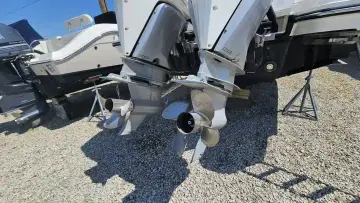 Thumbnail von Sea Ray SLX 310 Außenborder