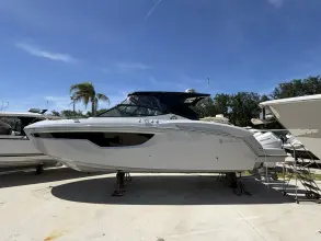Thumbnail von Cruisers Yachts 38 GLS Güney
