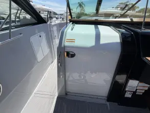 Thumbnail von Cruisers Yachts 38 GLS Güney
