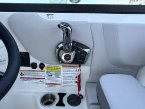Thumbnail von Sea Ray SDX 230 Outboard