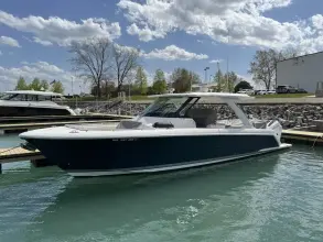 Thumbnail von Tiara Yachts 38 LS