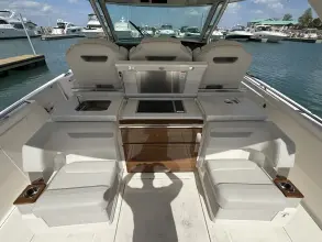 Thumbnail von Tiara Yachts 38 LS