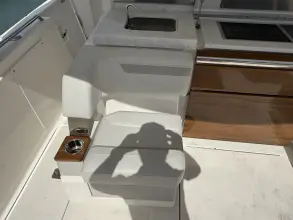 Thumbnail von Tiara Yachts 38 LS