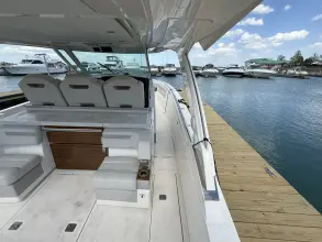 Thumbnail von Tiara Yachts 38 LS