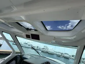 Thumbnail von Tiara Yachts 38 LS