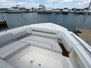 Thumbnail von Tiara Yachts 38 LS
