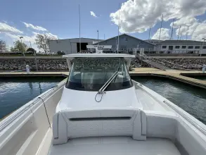 Thumbnail von Tiara Yachts 38 LS