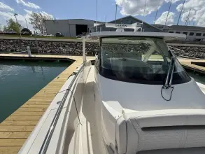 Thumbnail von Tiara Yachts 38 LS