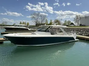 Thumbnail von Tiara Yachts 38 LS