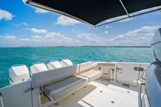 Thumbnail von Boston Whaler 420 Outrage