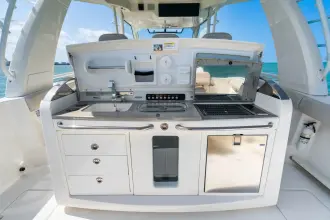 Thumbnail von Boston Whaler 420 Outrage