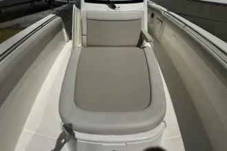 Thumbnail von Boston Whaler 33 OUTRAGE