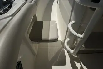 Thumbnail von Boston Whaler 33 OUTRAGE