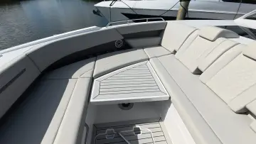 Thumbnail von Cruisers Yachts 50 GLS OB