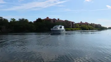Thumbnail von Cruisers Yachts 50 GLS OB