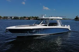 Thumbnail von Boston Whaler 350 Realm