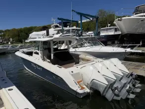 Thumbnail von Boston Whaler 380 Outrage