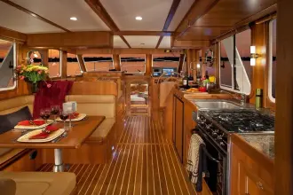 Helmsman Trawlers 38e Helmsman Trawlers 38E Sedan 2027