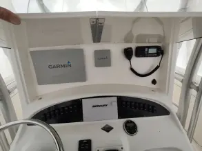 Thumbnail von Boston Whaler 320 Outrage Punch List