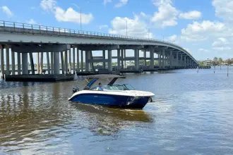 Thumbnail von Sea Ray SDX 270 Außenborder