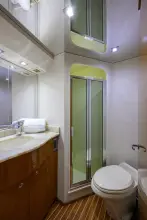 Thumbnail von Viking 65 Enclosed Enclosed Bridge w/Tower