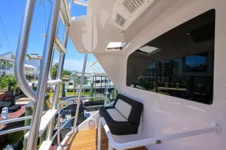 Thumbnail von Viking 65 Enclosed Enclosed Bridge w/Tower