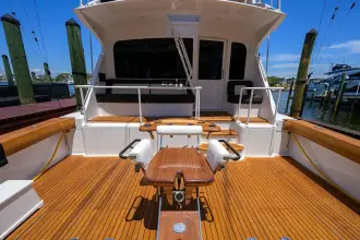 Thumbnail von Viking 65 Enclosed Enclosed Bridge w/Tower