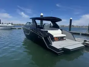 Thumbnail von Cruisers Yachts 38 GLS South Beach