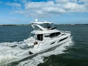 Thumbnail von Aquila 44 Yacht Decadence