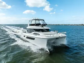 Thumbnail von Aquila 44 Yacht Decadence