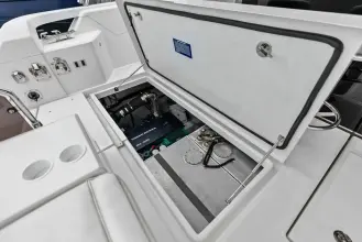 Thumbnail von Aquila 44 Yacht Decadence