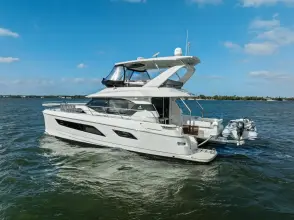 Thumbnail von Aquila 44 Yacht Decadence