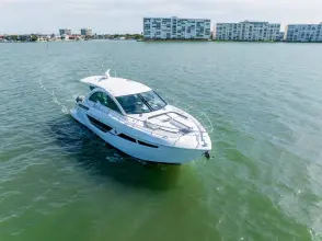 Thumbnail von Cruisers Yachts 50 Cantius