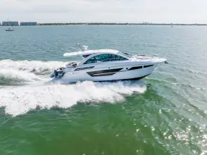Thumbnail von Cruisers Yachts 50 Cantius